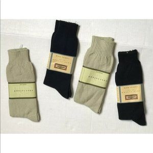 BLOOMINGDALES- EAST ISLAND VINTAGE SOCKS 4 PAIRS